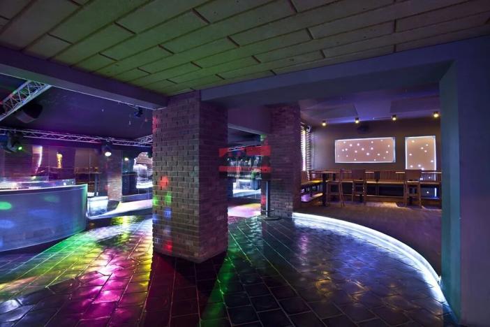 Prodej komerční nemovitosti, Veselí nad Lužnicí, náměstí T. G. Masaryka, 1037 m2