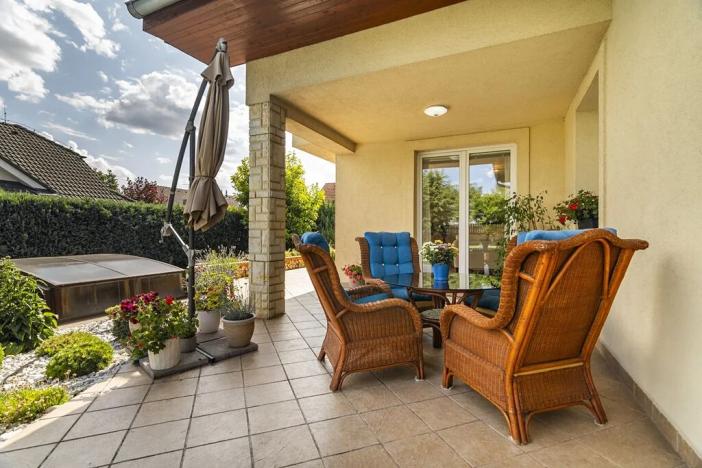 Prodej rodinného domu, Klecany, U Louže, 225 m2