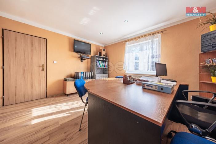 Prodej obchodního prostoru, Lišany, 832 m2