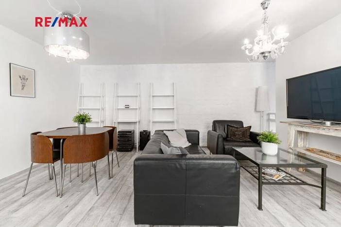 Prodej atypického bytu, Praha - Karlín, Pernerova, 60 m2