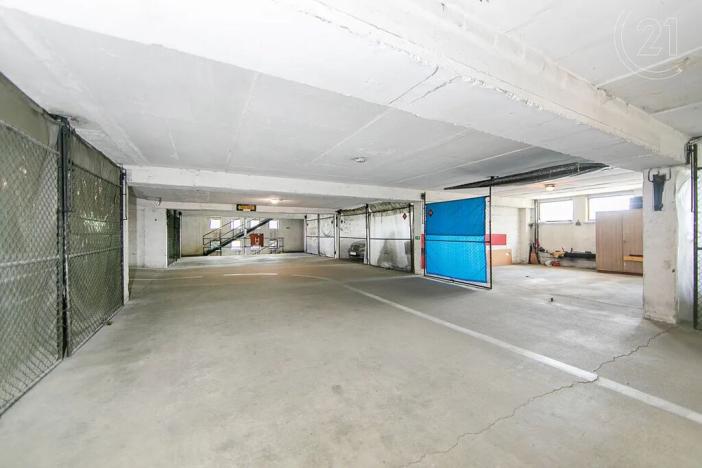 Pronájem garážového stání, Plzeň, Tomanova, 12 m2