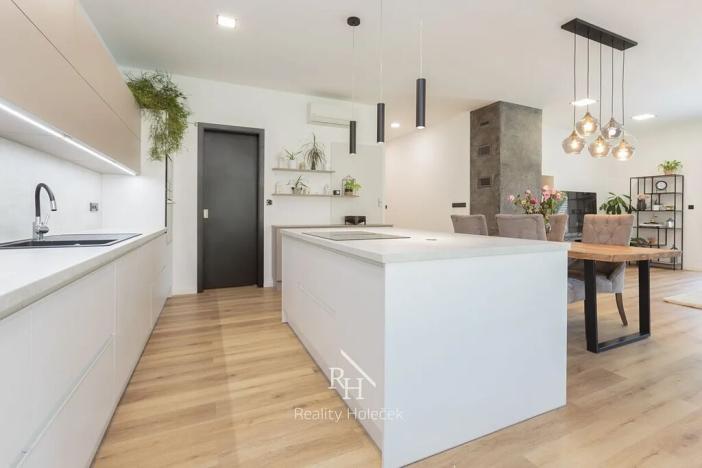 Prodej rodinného domu, Dolany, 160 m2