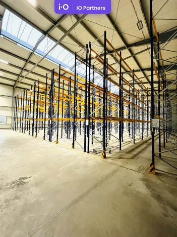 Pronájem skladu, Dubno, 5000 m2