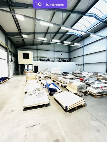 Pronájem skladu, Dubno, 5000 m2