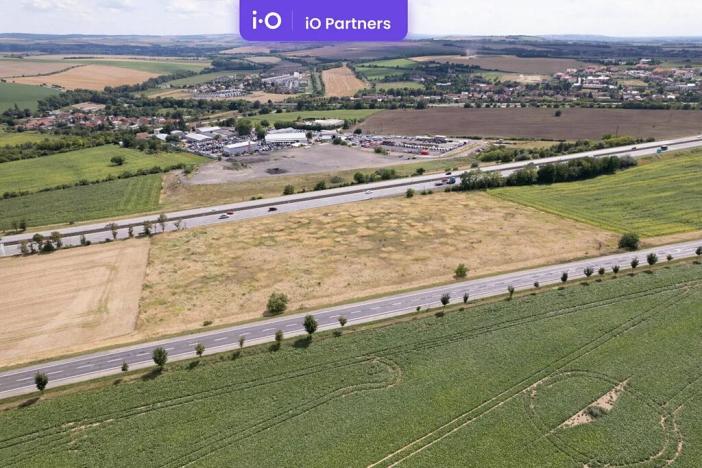 Pronájem skladu, Holubice, 3078 m2