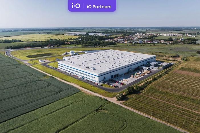 Pronájem skladu, Hrušky, 5000 m2