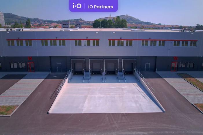 Pronájem skladu, Mikulov, Nádražní, 13850 m2