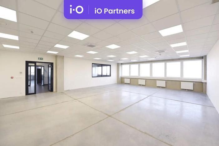 Pronájem skladu, Praha - Horní Počernice, K Bílému vrchu, 2400 m2