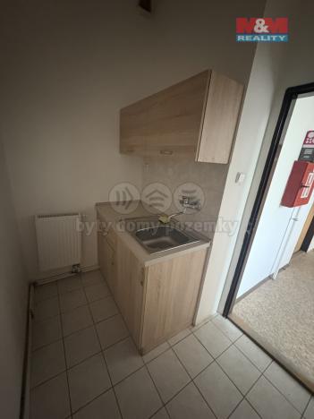 Pronájem kanceláře, Háje, 500 m2