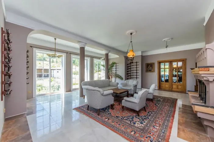 Prodej rodinného domu, Stranný, 804 m2