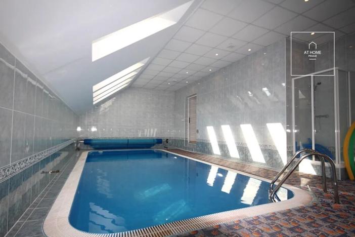 Pronájem rodinného domu, Průhonice, Javorová, 280 m2