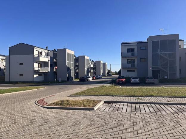 Prodej bytu 3+kk, Znojmo, Třešňová, 74 m2