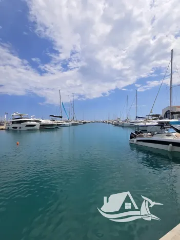 Prodej bytu 3+kk, Lemesos, Kypr, 86 m2