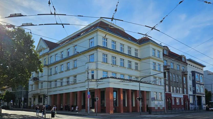 Pronájem obchodního prostoru, Brno, Husitská, 128 m2