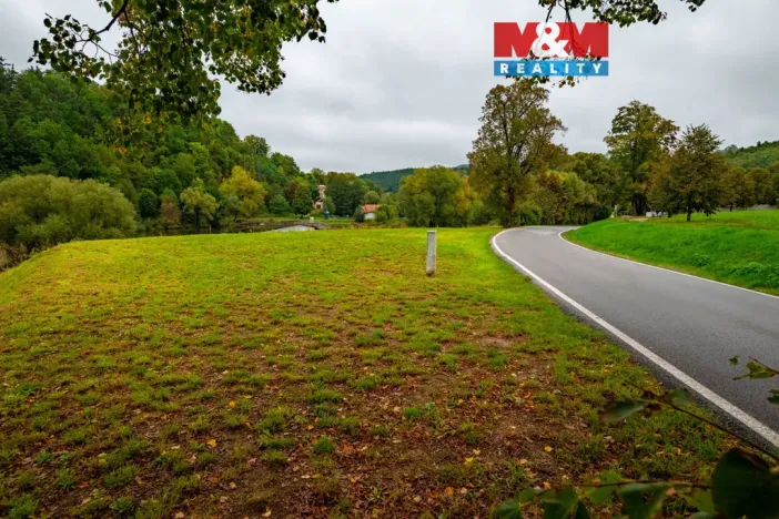 Prodej komerčního pozemku, Zlatá Koruna - Rájov, 1054 m2