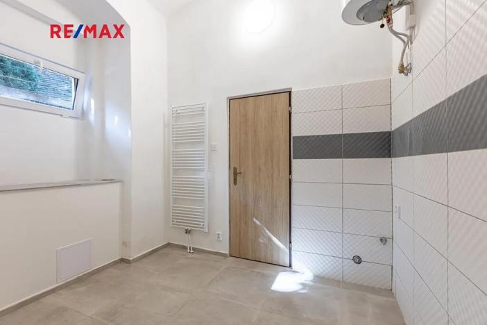 Prodej výrobních prostor, Zbiroh, Líšenská, 700 m2