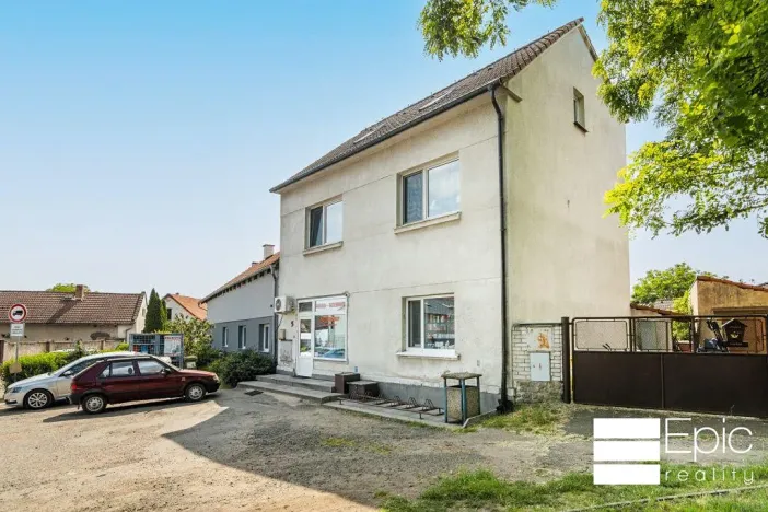 Prodej rodinného domu, Tišice, Okružní, 530 m2