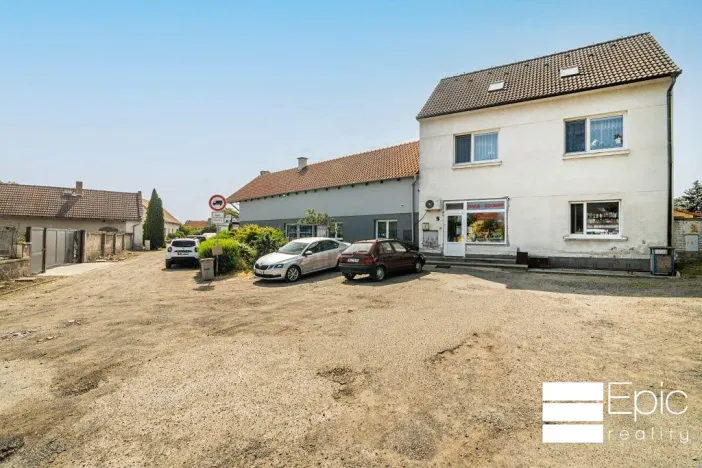 Prodej rodinného domu, Tišice, Okružní, 530 m2