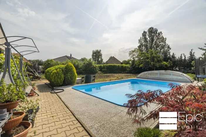 Prodej rodinného domu, Tišice, Okružní, 530 m2