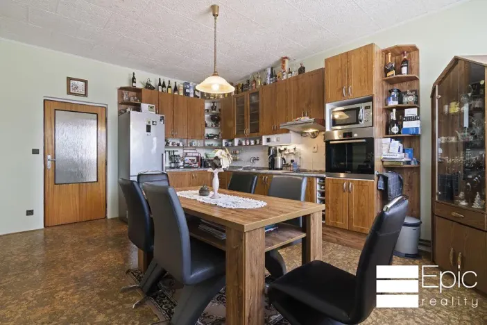 Prodej rodinného domu, Tišice, Okružní, 530 m2