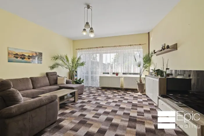 Prodej rodinného domu, Tišice, Okružní, 530 m2