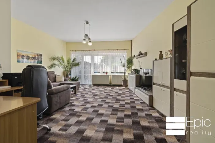 Prodej rodinného domu, Tišice, Okružní, 530 m2