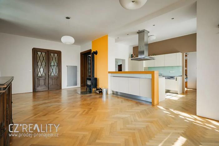 Prodej podílu vily, Praha - Klánovice, Ke znaku, 300 m2