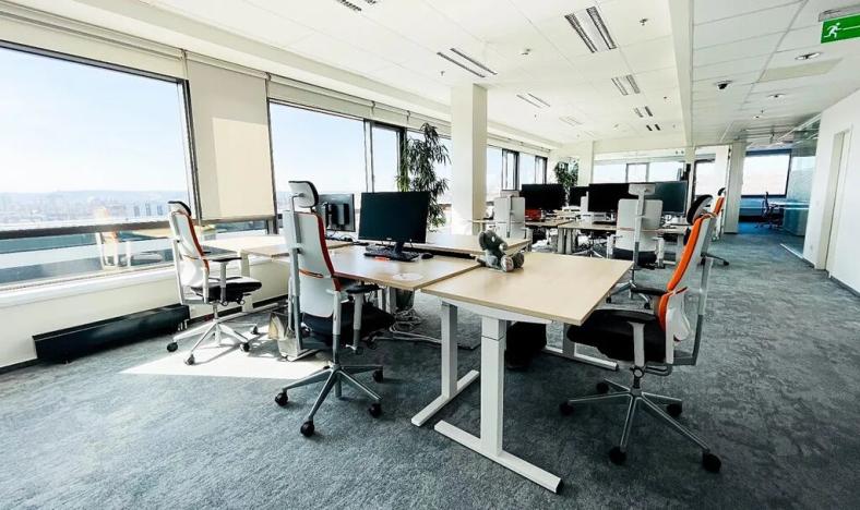 Pronájem kanceláře, Praha - Libeň, Českomoravská, 940 m2