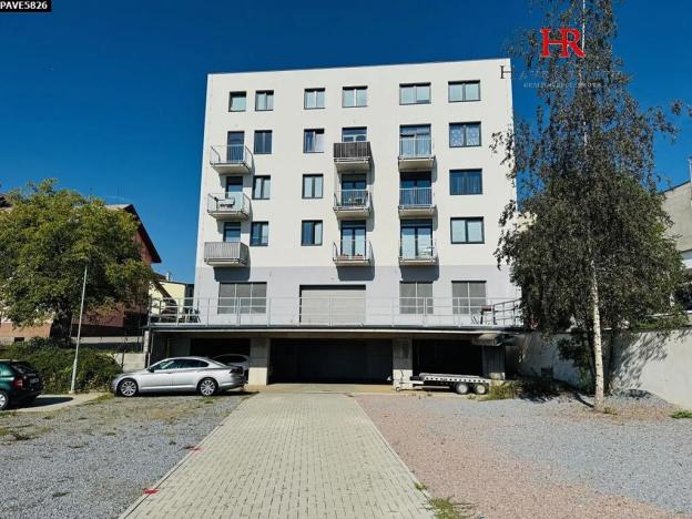 Pronájem garáže, Benešov, Hodějovského, 15 m2