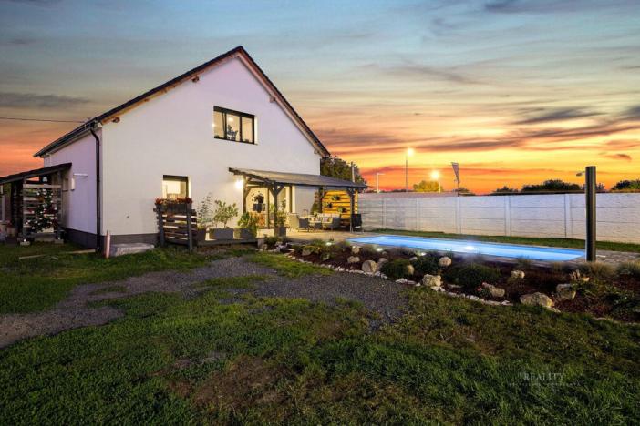 Prodej rodinného domu, Mělnické Vtelno - Radouň, Chorušická, 221 m2