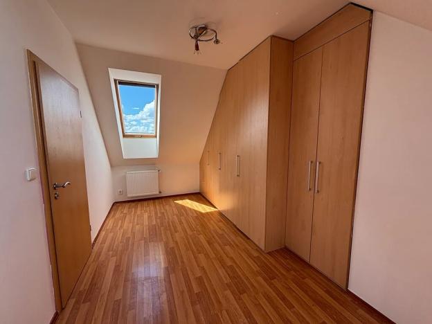 Prodej bytu 2+kk, Jesenice, Lomená, 45 m2