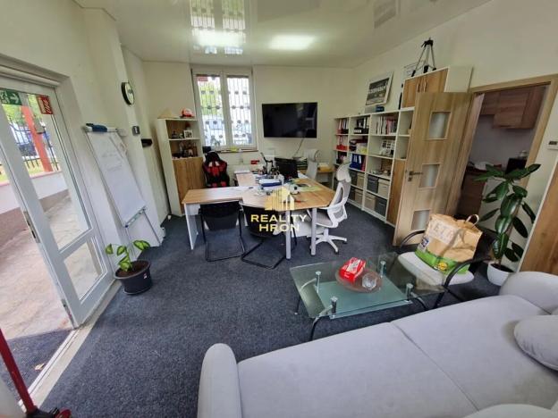 Prodej obchodního prostoru, Chomutov, Seifertova, 63 m2