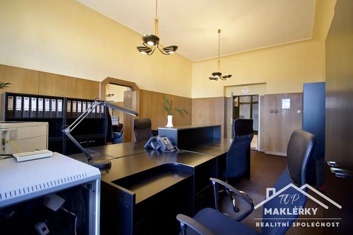 Pronájem kanceláře, Kolín, Karlovo náměstí, 132 m2