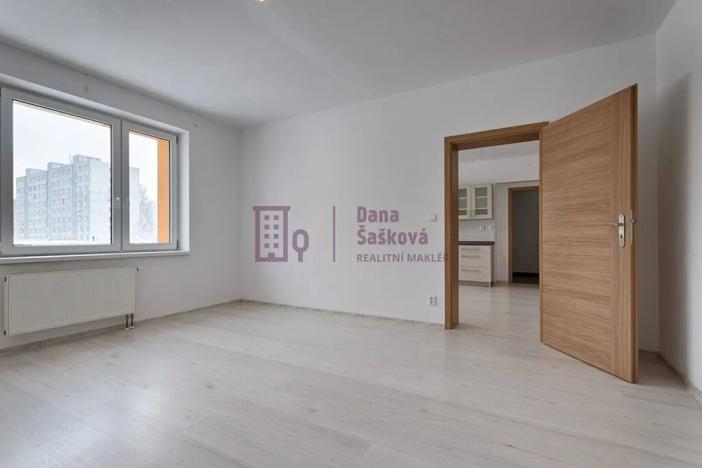 Pronájem bytu 2+kk, Jindřichův Hradec, sídliště Vajgar, 48 m2