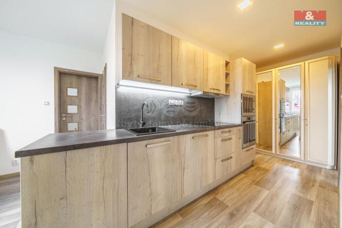 Prodej bytu 3+1, Nová Role, Nádražní, 58 m2