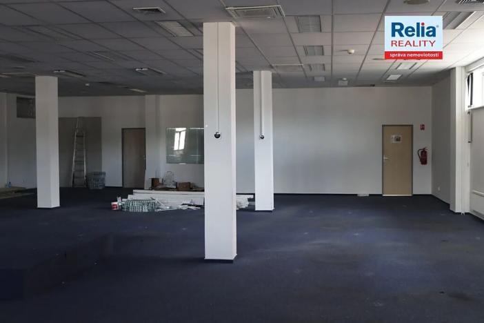 Pronájem kanceláře, Liberec, nám. Soukenné, 262 m2