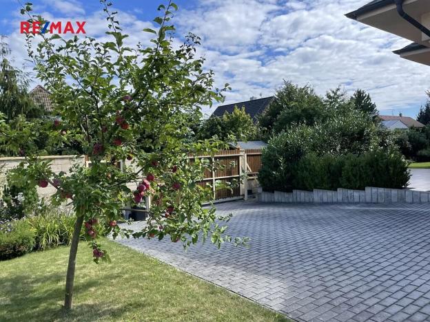 Prodej rodinného domu, Mukařov, Zvonečková, 230 m2