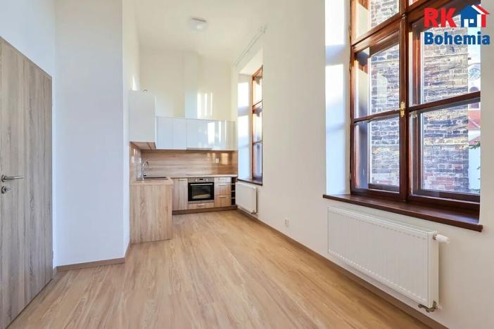 Pronájem bytu 2+kk, Český Brod, nám. Arnošta z Pardubic, 32 m2