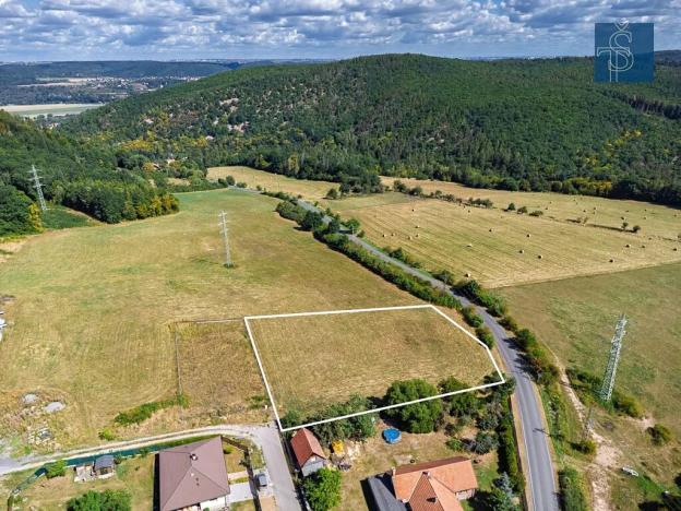 Prodej pozemku pro bydlení, Černolice, Ke dvoru, 2000 m2