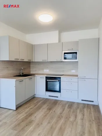 Pronájem bytu 2+kk, Praha - Černý Most, Dobrovolného, 42 m2