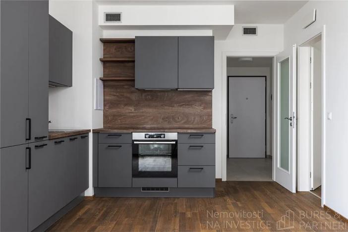 Pronájem bytu 2+kk, Praha - Vysočany, Smržových, 52 m2