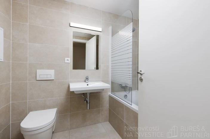 Pronájem bytu 2+kk, Praha - Vysočany, Smržových, 52 m2