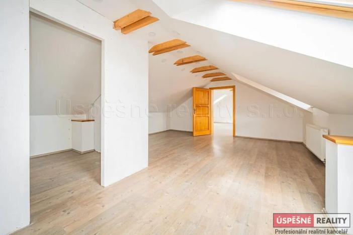 Prodej komerční nemovitosti, Chožov, 737 m2