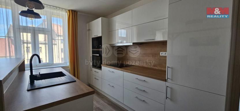 Prodej bytu 2+kk, Přelouč, Václavské náměstí, 72 m2