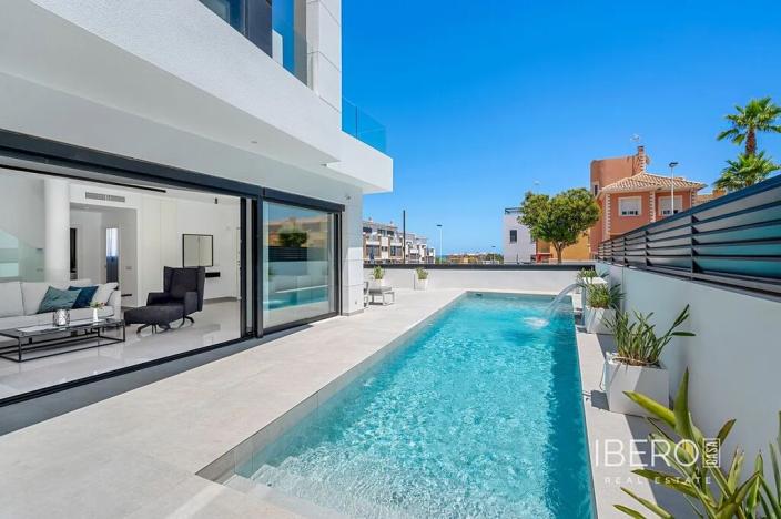 Prodej rodinného domu, Guardamar del Segura, Španělsko, 194 m2