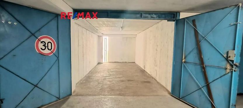 Pronájem garážového stání, Praha - Stodůlky, Pavrovského, 18 m2