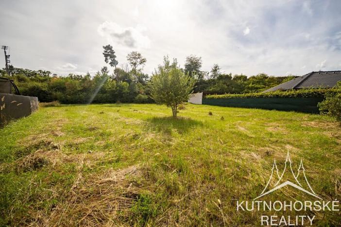 Prodej pozemku pro bydlení, Močovice, 2044 m2