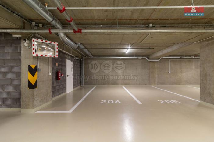 Pronájem garážového stání, Praha - Hostavice, 13 m2