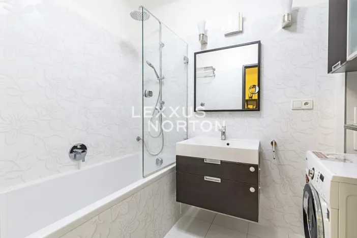 Pronájem bytu 3+1, Praha - Smíchov, Štefánikova, 90 m2