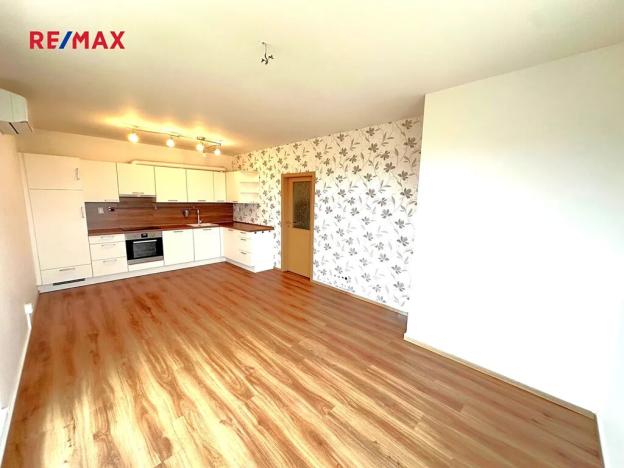 Pronájem bytu 3+kk, Klecany, V Honech, 58 m2